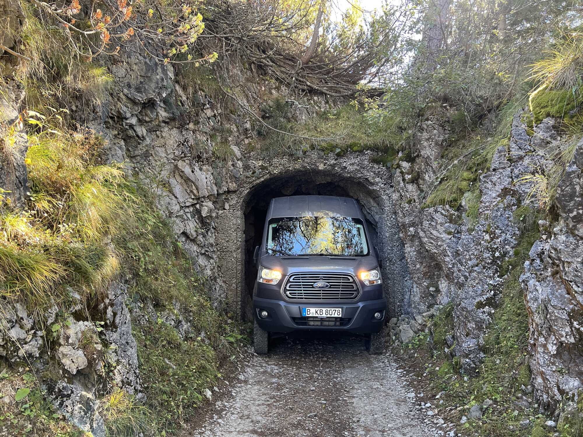 Ford Transit 4x4 Camper in den Alpen