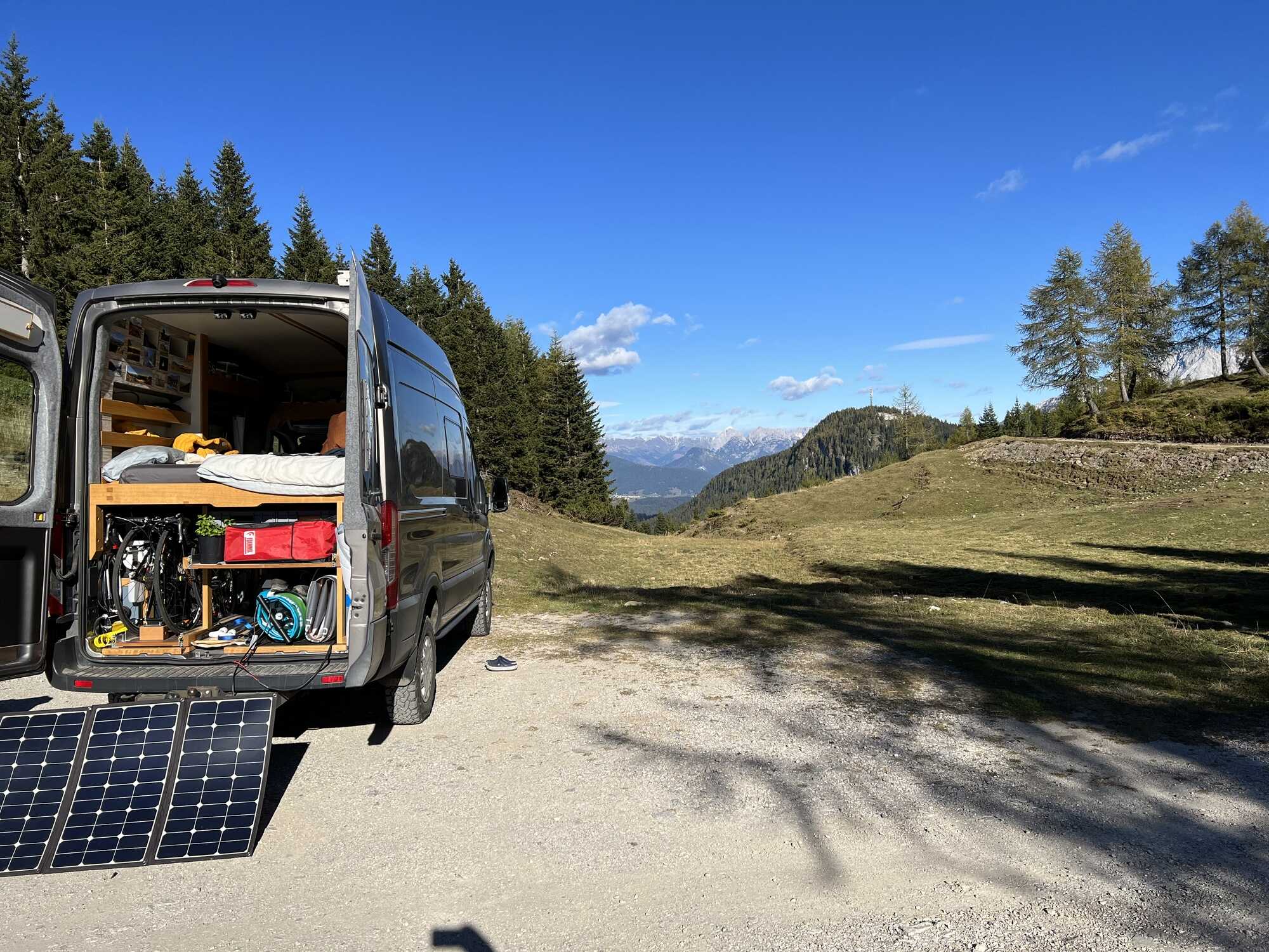 180W Solartasche zum Nachladen des Energiebedarfs für das Induktionskochfeld bei gutem Wetter